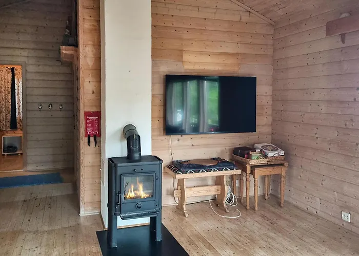 3 Bedroom Cozy In * Farsund